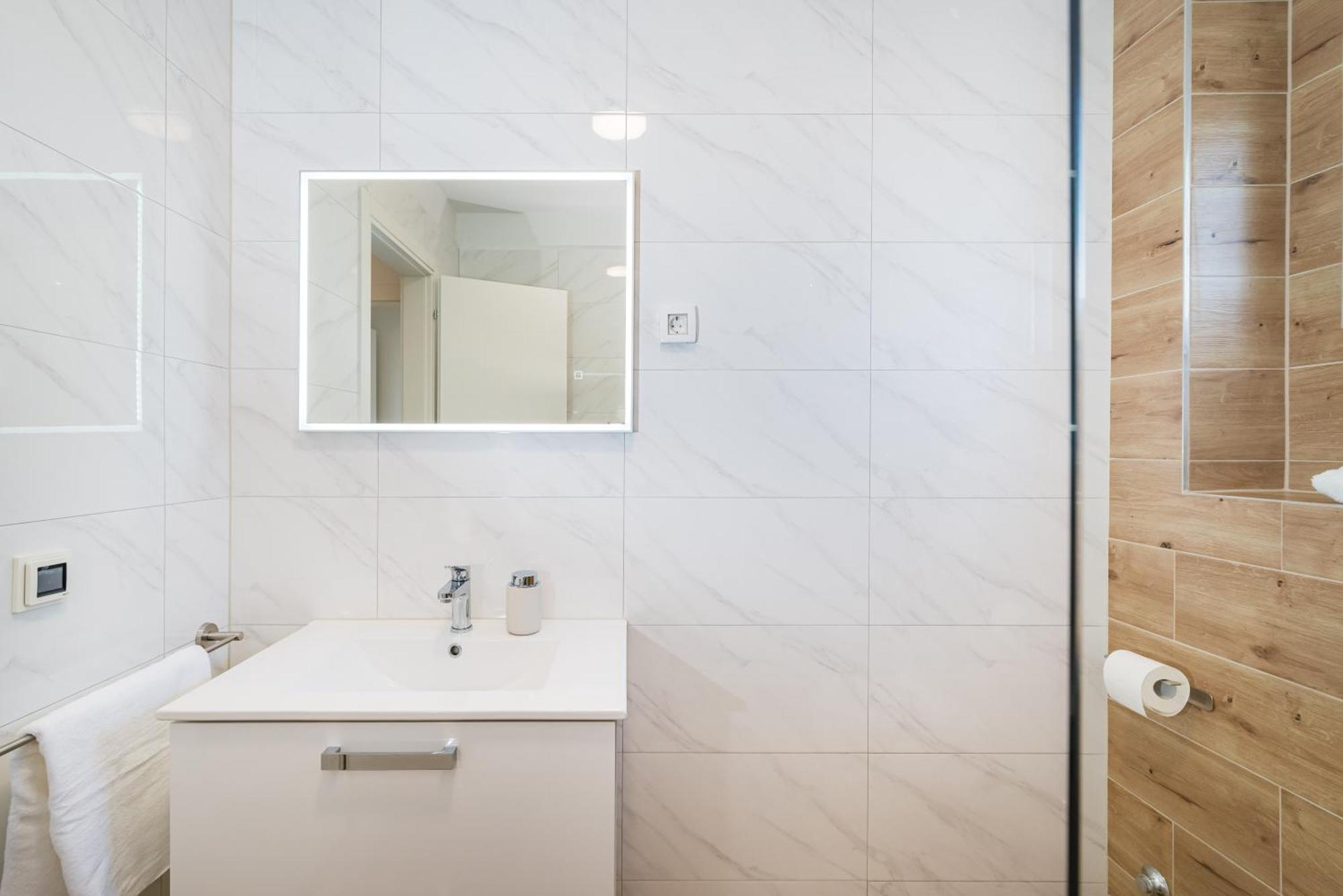 Appartamento Skyline Luxe Zara Esterno foto